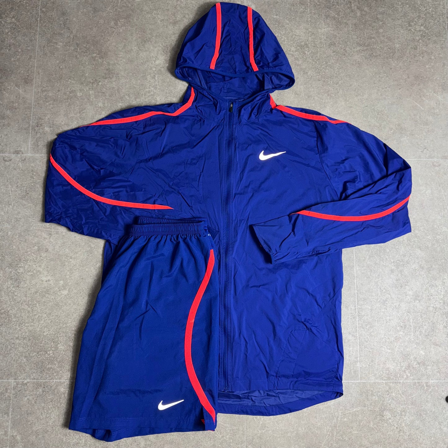 Nike Impossibly Light Blue/Red Windrunner Set