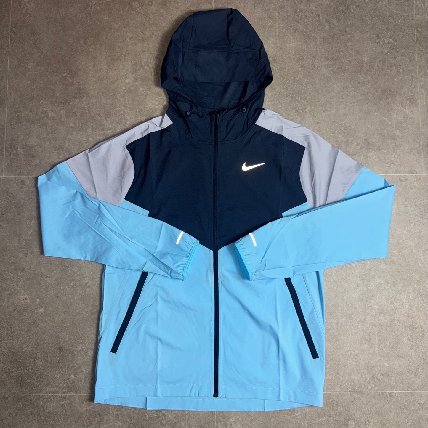 Nike Aquarius Blue UV Windrunner