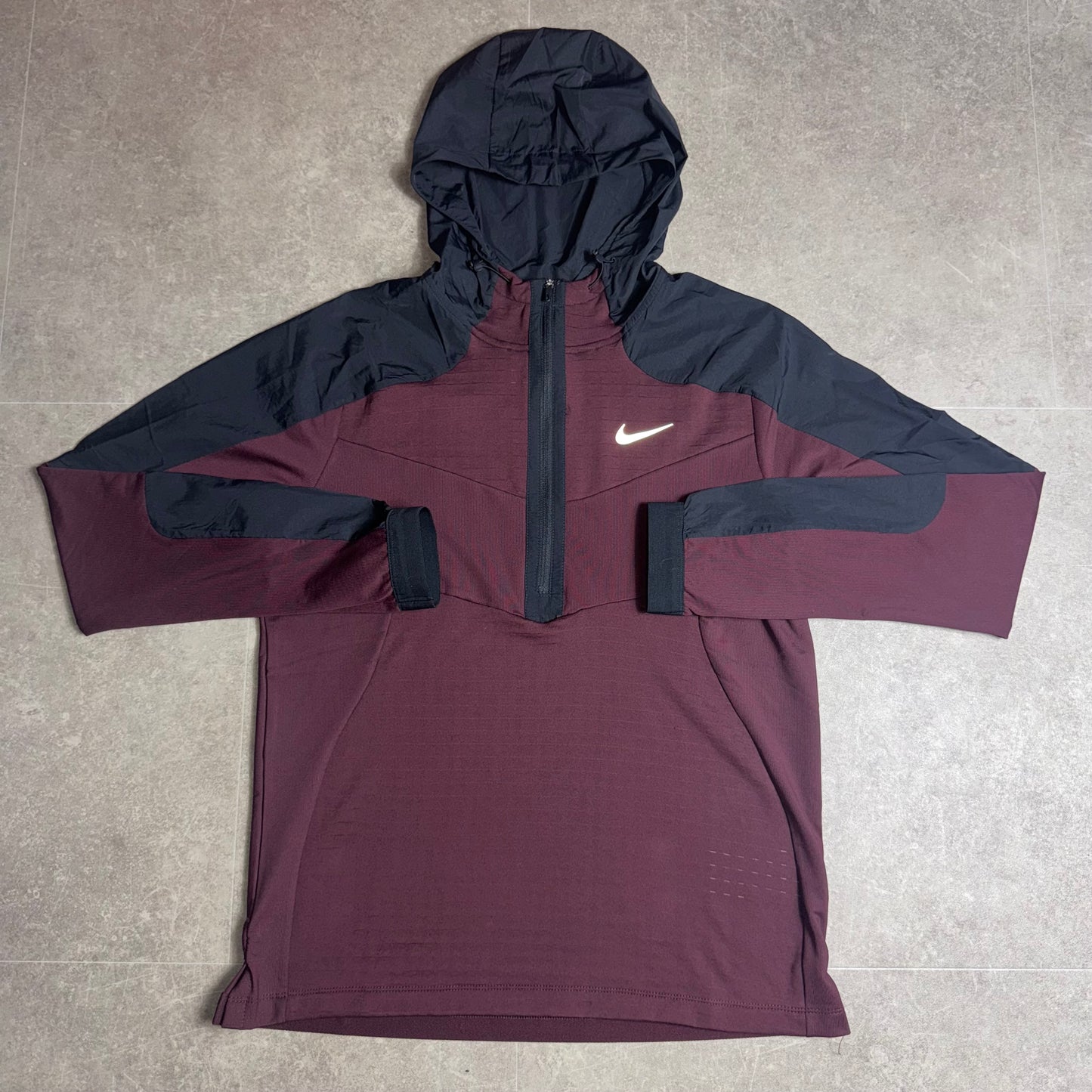 Nike Therma Sphere Maroon Windrunner