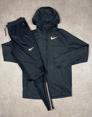 Nike Running Essentials Jacket + Black Phenoms